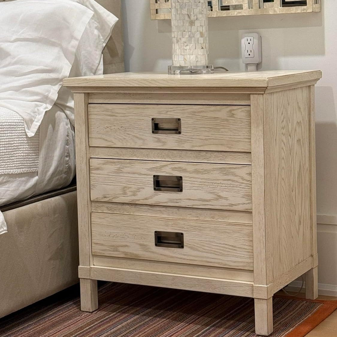 Power socket rotating extender